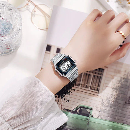 Nexiro Herren Digitaluhr mit rechteckigem Gehäuse und Metallarmband
