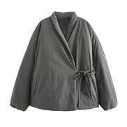 Damen Steppjacke mit V-Ausschnitt, Schnürverschluss und Taschen – Liora