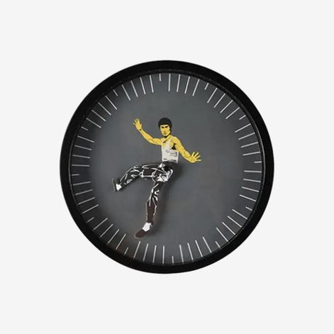 ZenStrike Wanduhr – Rundes Design mit Kampfkunst-Motiv