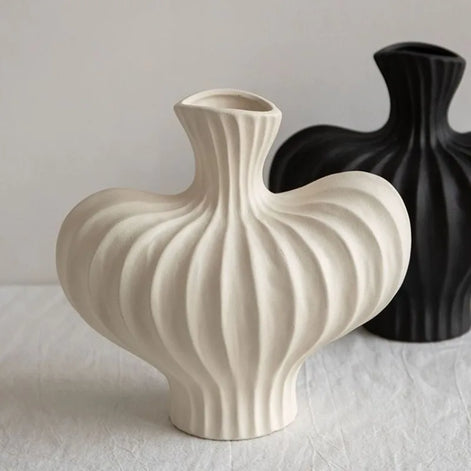 Vesora Tischvase aus Kunststoff – Moderne Dekovase für Innenräume