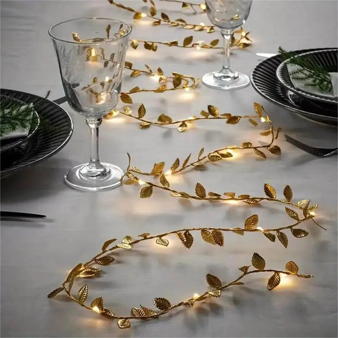 LED Lichterkette mit goldenen Blättern und 20 warmweißen LEDs – Goldelvia