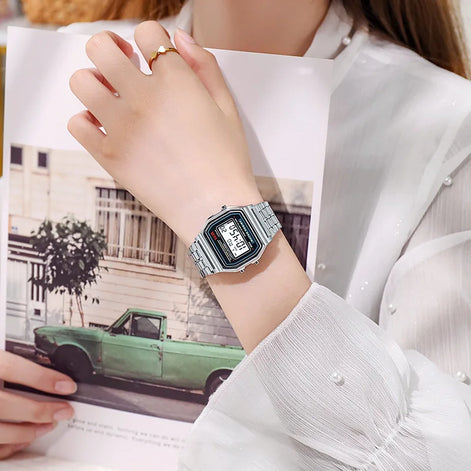 Nexiro Herren Digitaluhr mit rechteckigem Gehäuse und Metallarmband