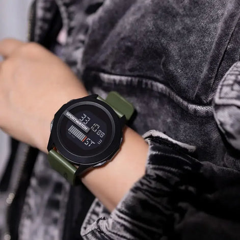 Digitale Armbanduhr mit LED-Display und Silikonarmband
