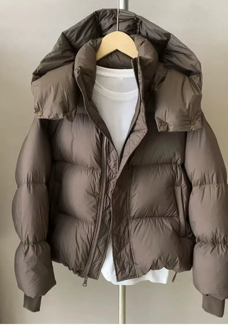 Damen Winterjacke mit Kapuze und Reißverschluss – Calyra