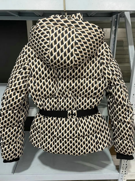 Damen Winterjacke mit Kapuze, Gürtel und wattierter Füllung – Cirella