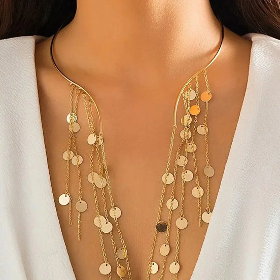 Étoile Damen Halskette mit Perlendetails und Anhänger im Quastendesign