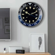Ferano Wanduhr aus Metall – Modernes Design mit Leuchteffekt