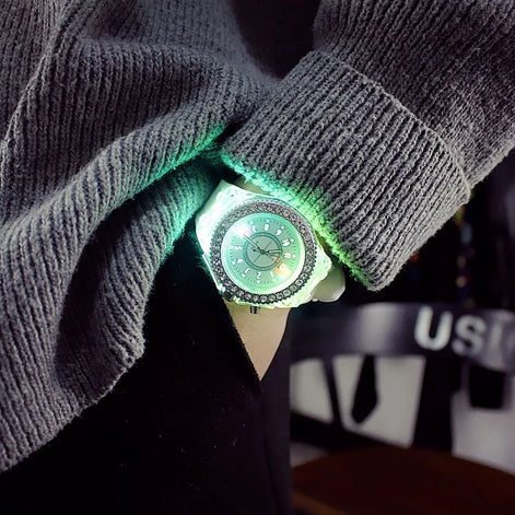 LED Watch – Armbanduhr mit Lichtfunktion und Silikonarmband