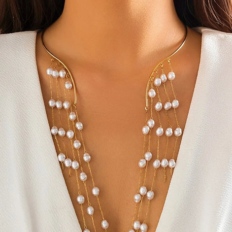 Étoile Damen Halskette mit Perlendetails und Anhänger im Quastendesign