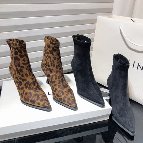 Velmora Damen Ankle Boots mit spitzer Form und hohem Absatz