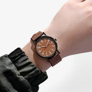Herren Quarzuhr mit analogem Zifferblatt und Nylonarmband Corvellan