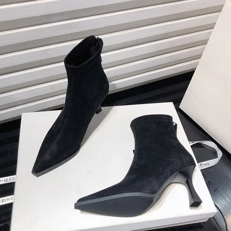 Velmora Damen Ankle Boots mit spitzer Form und hohem Absatz