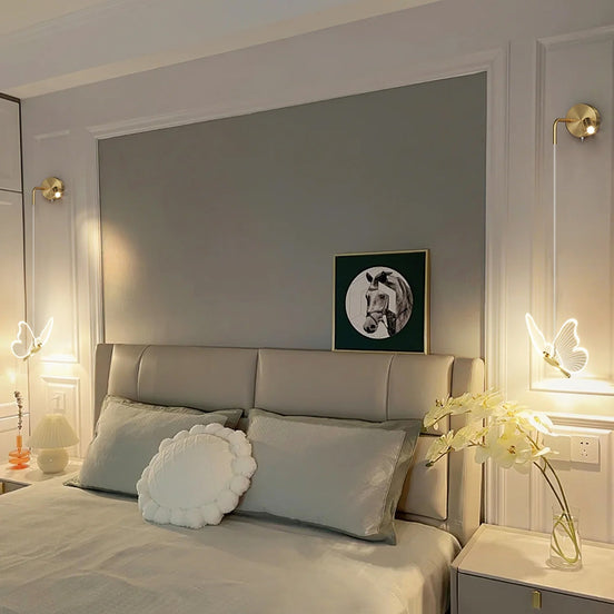 AuriFlora – Wandleuchte mit schmetterlingsförmigem Design