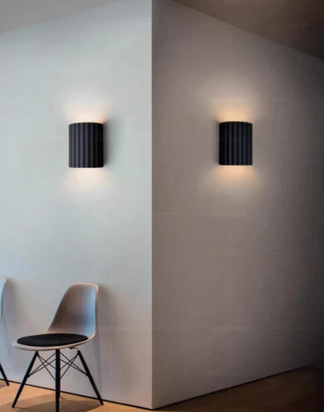 Armoza LED-Wandleuchte aus Harz