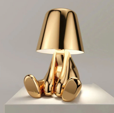 GULD – LED-Tischleuchte in gold- oder silberfarbenem Design