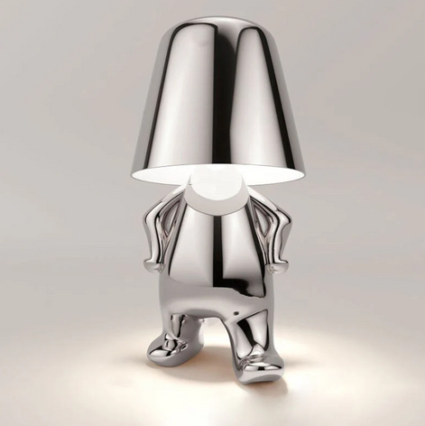 GULD – LED-Tischleuchte in gold- oder silberfarbenem Design