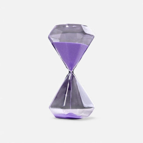 Kreative Sanduhr mit diamantinspiriertem Design für die Tischdekoration