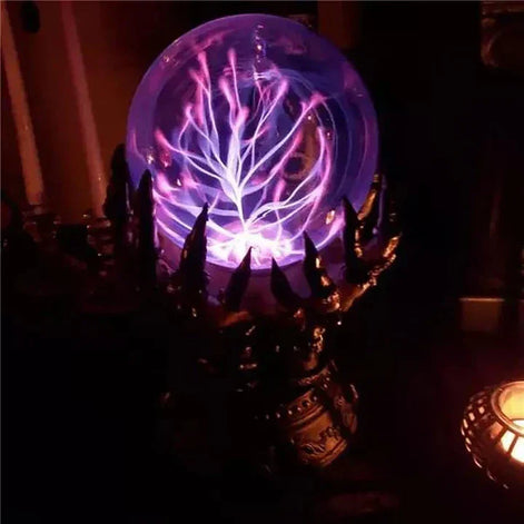 Mystische Tischleuchte mit dekorativem Kristallkugel-Design