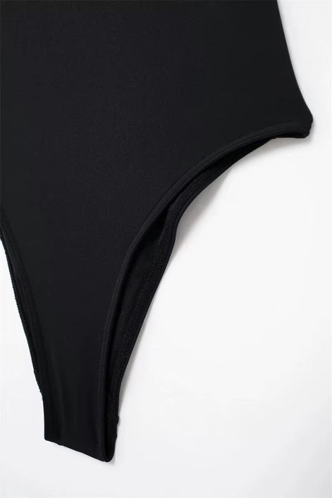 Schulterfreier Damen-Body mit Schleifendetail – Veloura