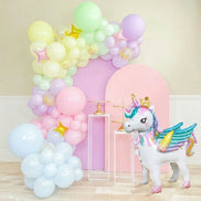 Einhorn Folienballon mit bunten Flügeln, stehende Partydekoration 62 × 29 × 64 cm – Unavella