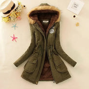 Damen Winterparka mit Kapuze und Fellkragen – Norvella