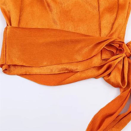 Auriane Damen Satin-Top mit Ärmellosem Design und Schleifendetail