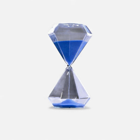 Kreative Sanduhr mit diamantinspiriertem Design für die Tischdekoration
