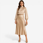 Seravelle Kleid – Damen Kleid mit Stehkragen, langen Ärmeln und Wickeloptik aus Satin