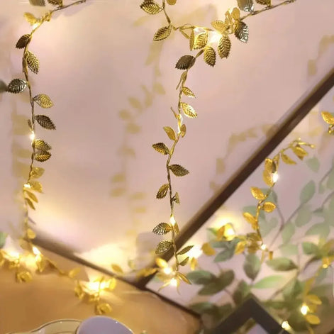 LED Lichterkette mit goldenen Blättern und 20 warmweißen LEDs – Goldelvia