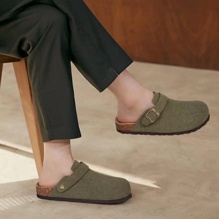 Velmora Unisex Clogs mit Korkfußbett und verstellbarem Riemen