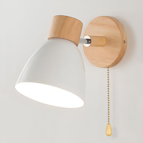 Skandinavische Wandlampe Nordelia aus Holz für gemütliche Räume