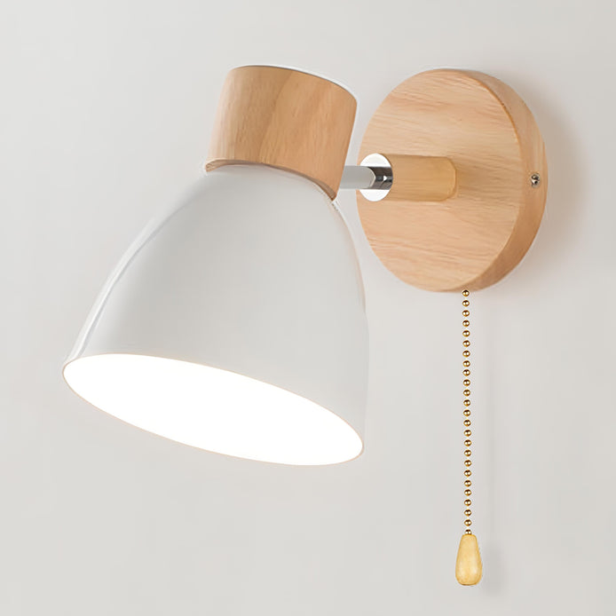 Skandinavische Wandlampe Nordelia aus Holz für gemütliche Räume