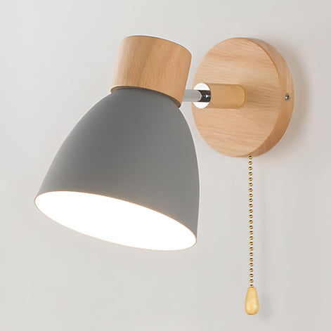 Skandinavische Wandlampe Nordelia aus Holz für gemütliche Räume