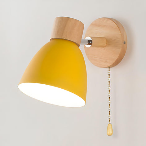 Skandinavische Wandlampe Nordelia aus Holz für gemütliche Räume