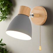 Skandinavische Wandlampe Nordelia aus Holz für gemütliche Räume
