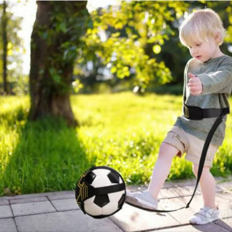 SoloKick Trainingsgurt für selbstständiges Balltraining im Außen- und Innenbereich