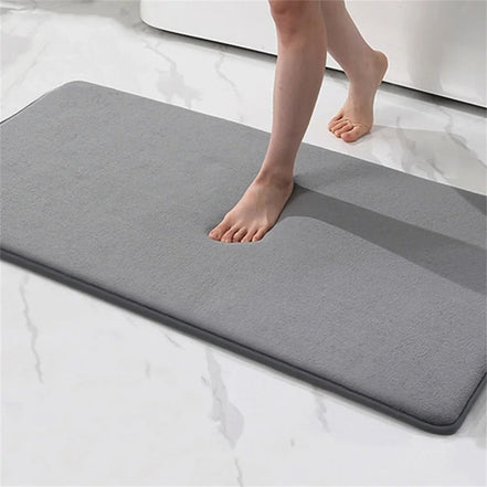 Super Absorbing Velvet Anti-Slip Bath Mat – Cozy Comfort for Safe Steps 1