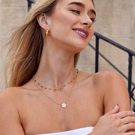 Trivella Damen Halskette mit dreireihigem Design und Perlendetails