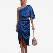 Velmira Kleid – Damen One-Shoulder Kleid mit Schlitz und Wickeloptik aus Polyester