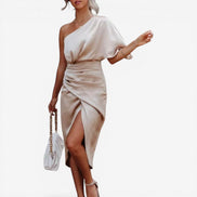 Velmira Kleid – Damen One-Shoulder Kleid mit Schlitz und Wickeloptik aus Polyester