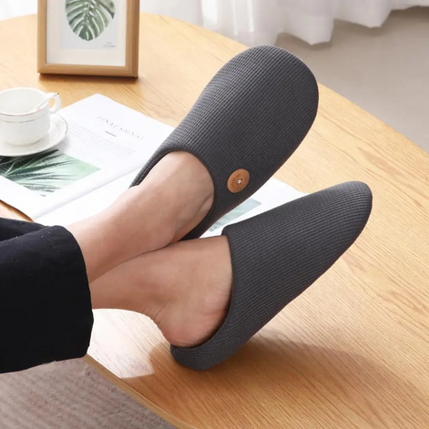 Weiche Hausschuhe mit Memory Foam und Plüschfutter – Velmella