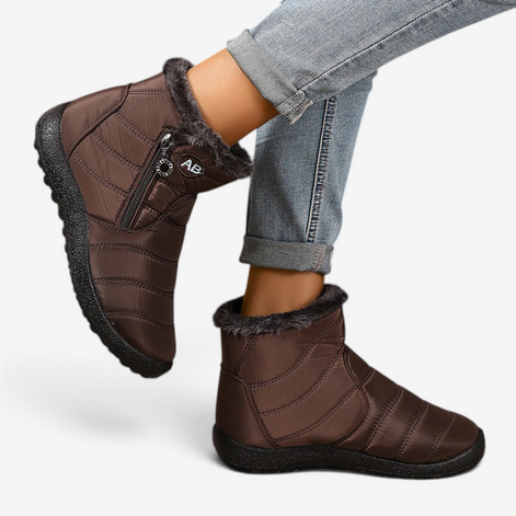 Winterstiefel mit seitlichem Reißverschluss und Profilsohle – Arvenza