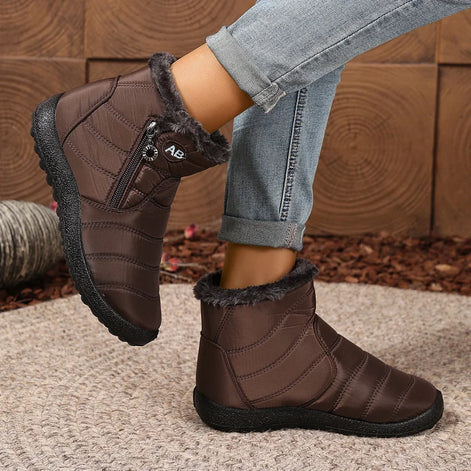 Winterstiefel mit seitlichem Reißverschluss und Profilsohle – Arvenza