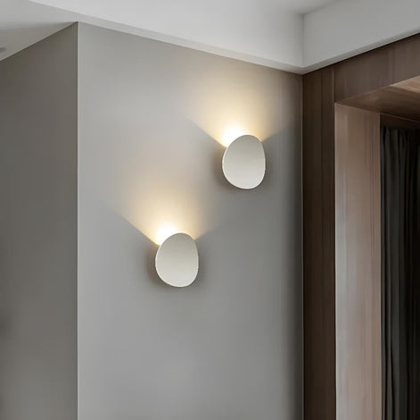 Moderne LED Wandleuchte aus Aluminium in Ovalem Design – Lunavera