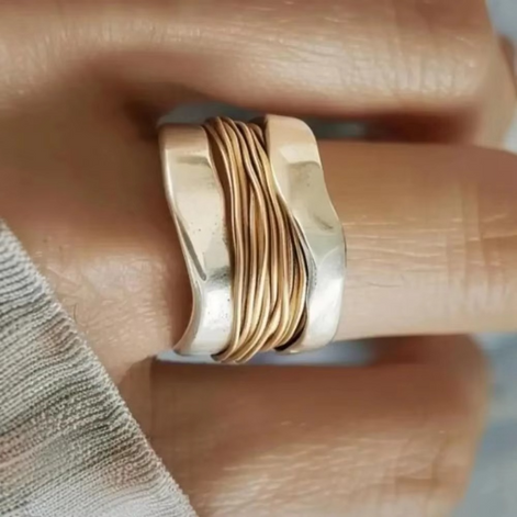 Twynora Damenring mit zweifarbigem Spiraldesign