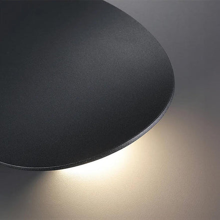 Moderne LED Wandleuchte aus Aluminium in Ovalem Design – Lunavera