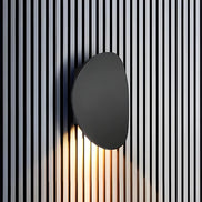 Moderne LED Wandleuchte aus Aluminium in Ovalem Design – Lunavera