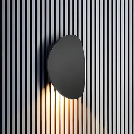 Moderne LED Wandleuchte aus Aluminium in Ovalem Design – Lunavera